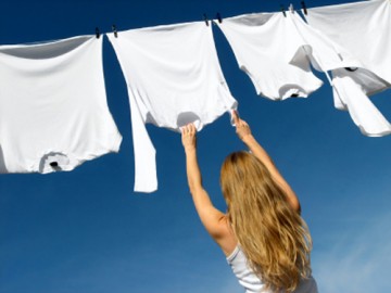 Cách giặt áo thun không bị giãn đúng cách, áo luôn như mới!