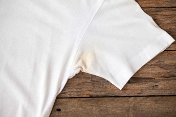 Chia sẻ mẹo tẩy áo trắng bị ố vàng từ nguyên liệu tư nhiên an toàn, hiệu quả!